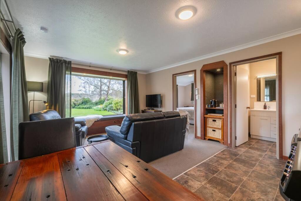 Te Anau Cottage Экстерьер фото