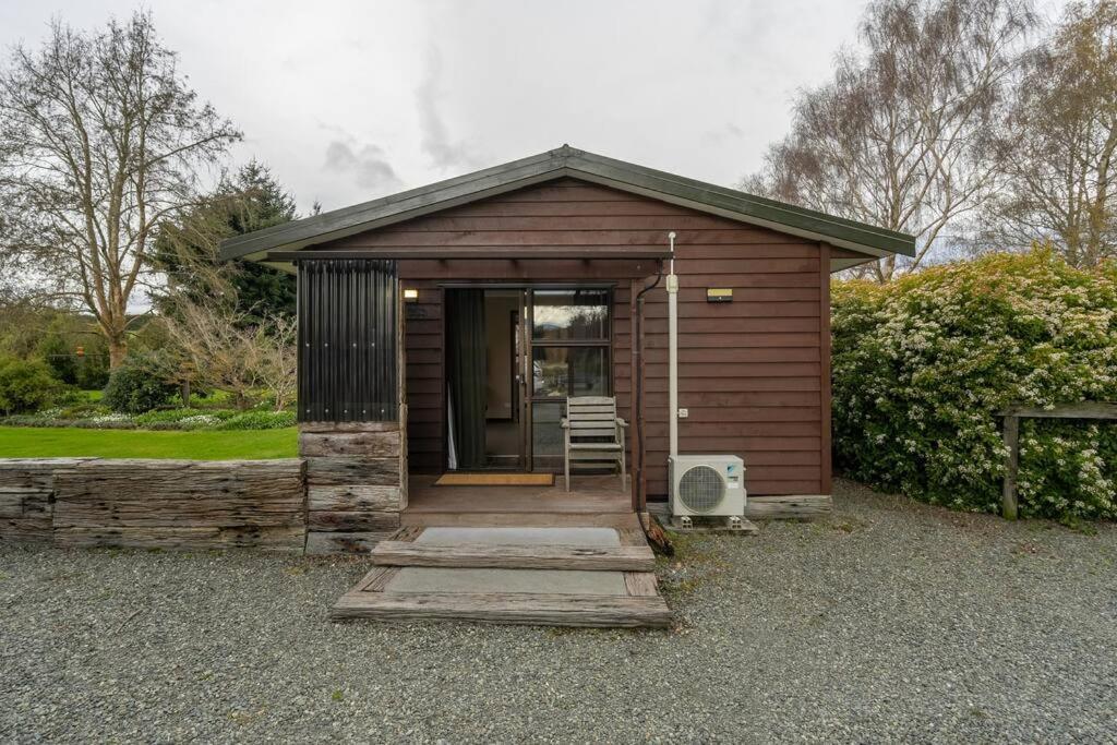 Te Anau Cottage Экстерьер фото